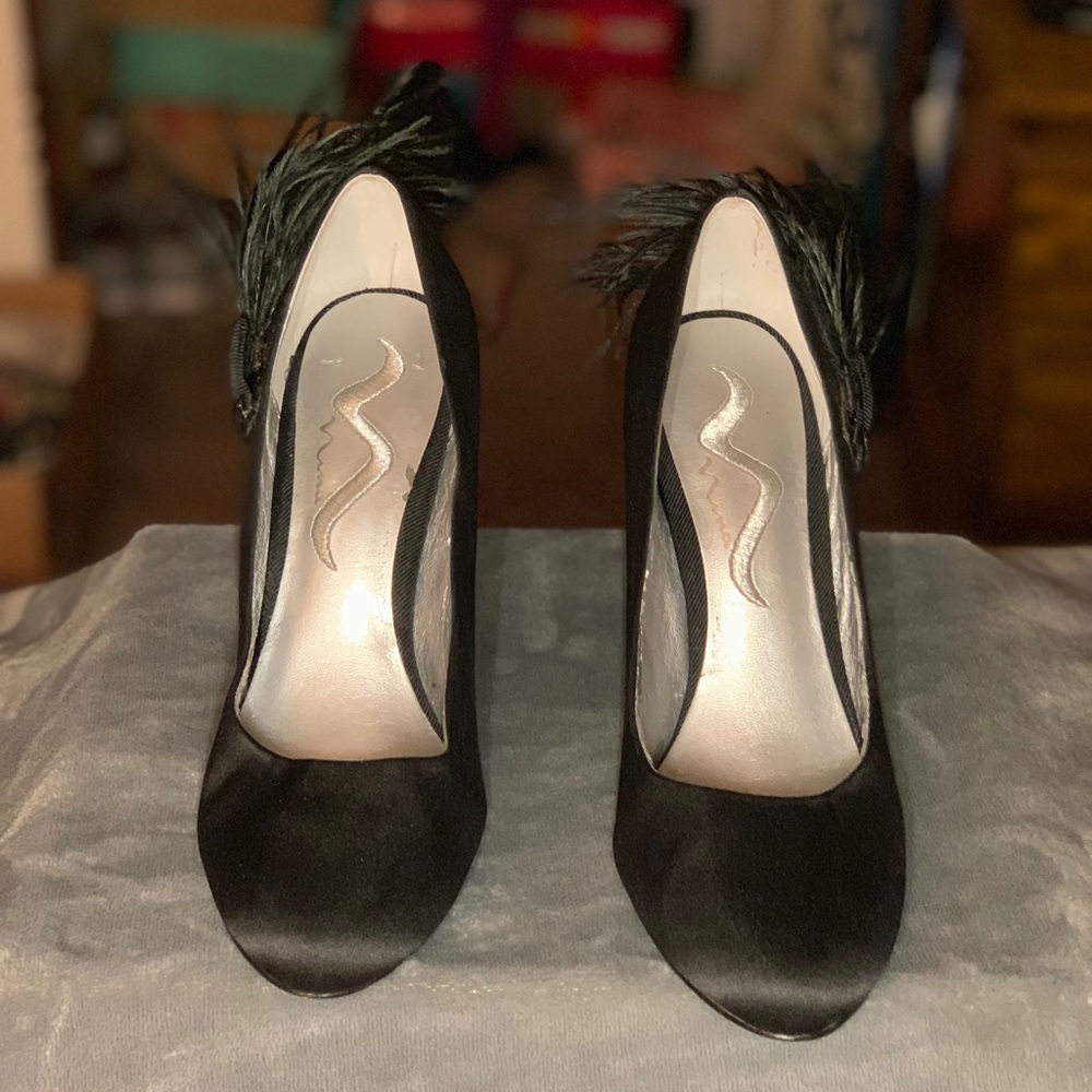 Black dress pumps